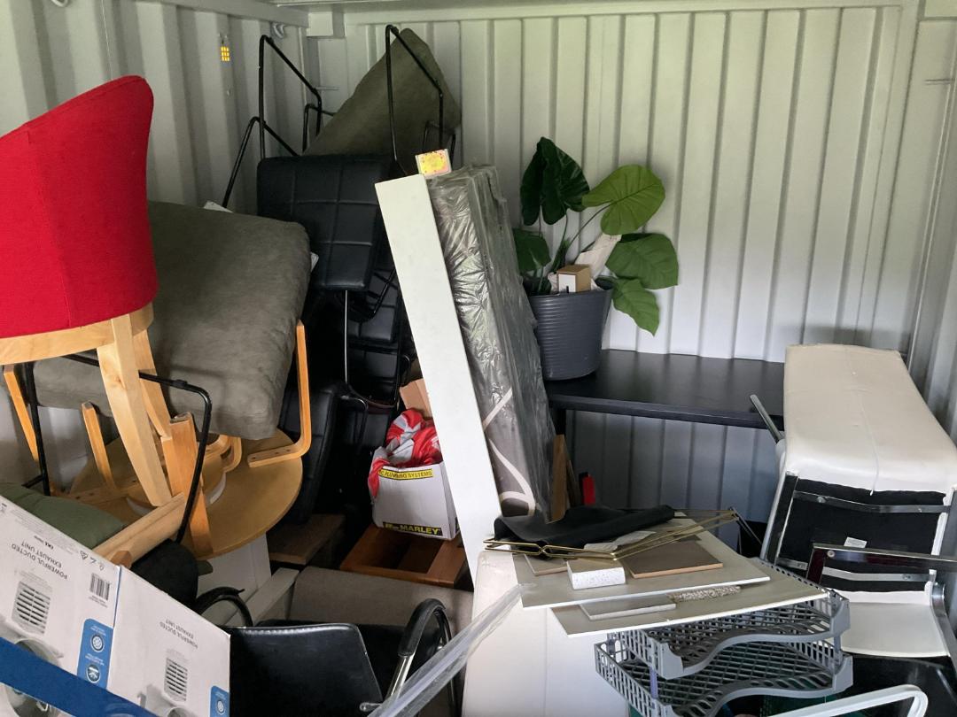 Photo '7' of Assorted Container Contents