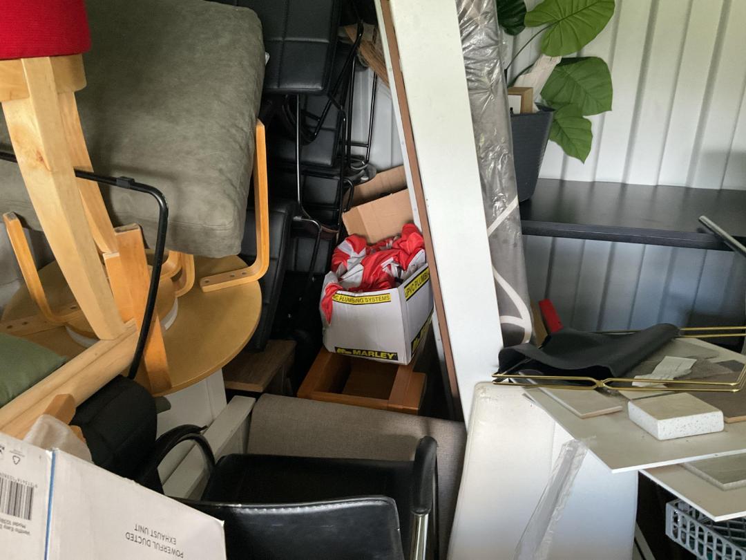 Photo '10' of Assorted Container Contents