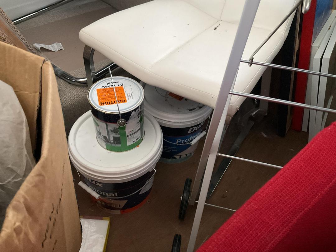 Photo '9' of Assorted Container Contents