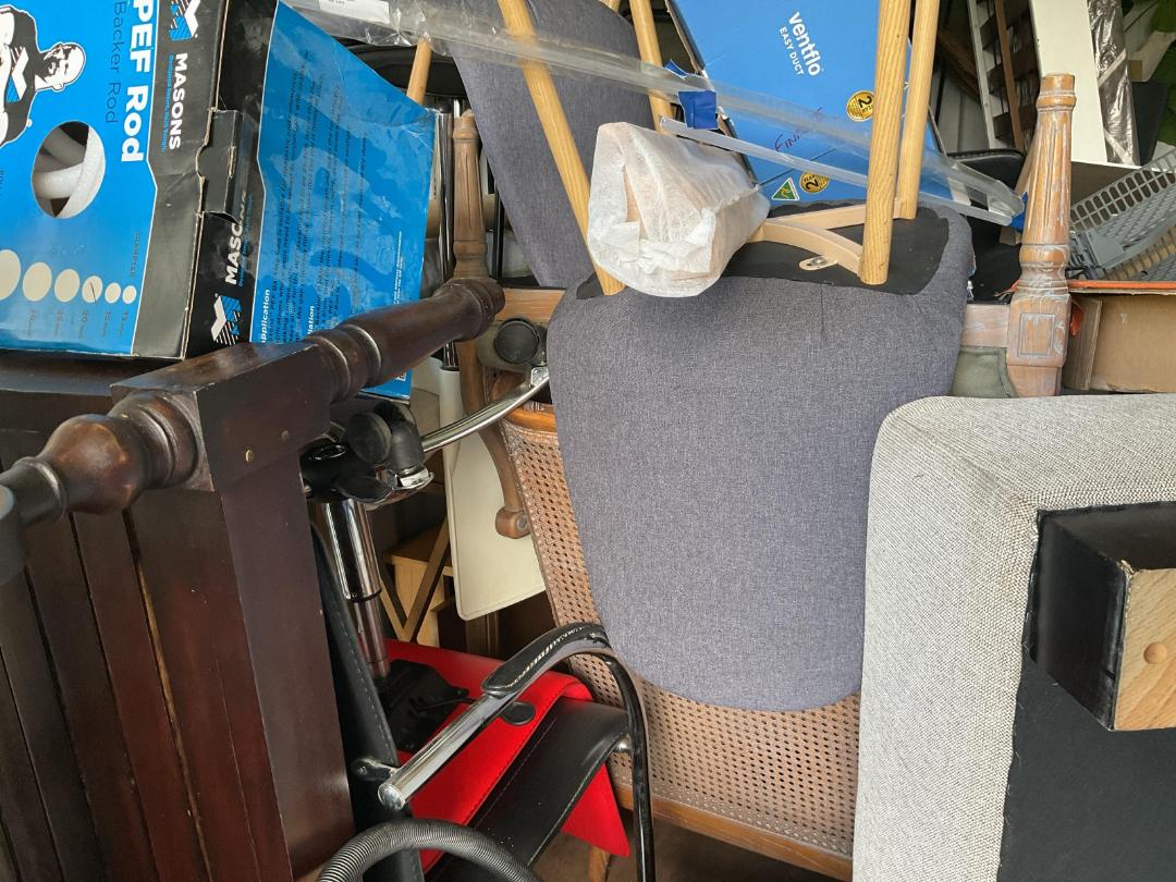 Photo '12' of Assorted Container Contents