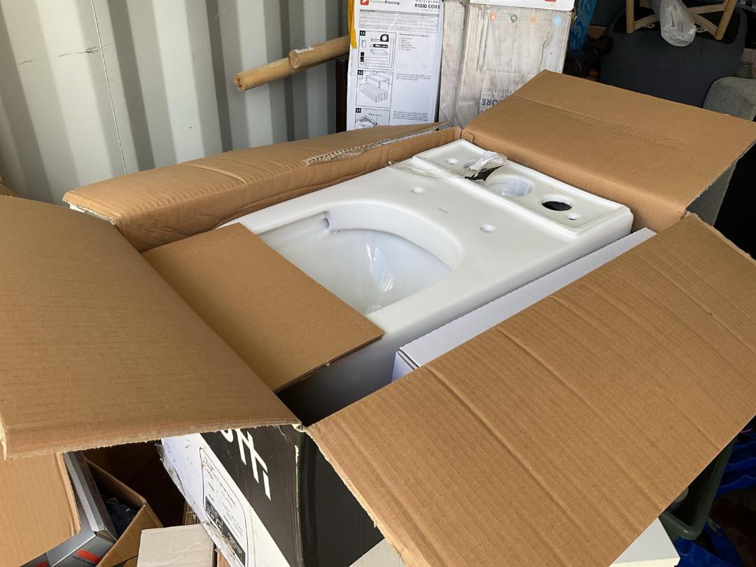 Photo '13' of Assorted Container Contents