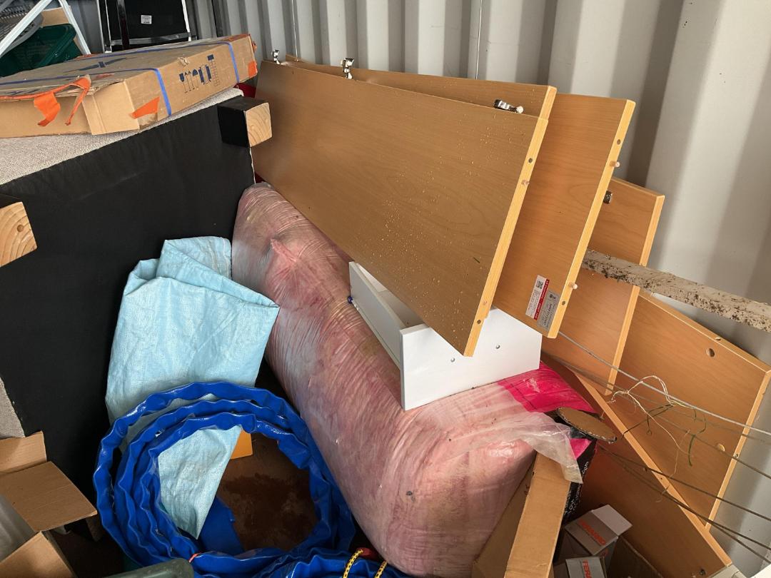 Photo '14' of Assorted Container Contents