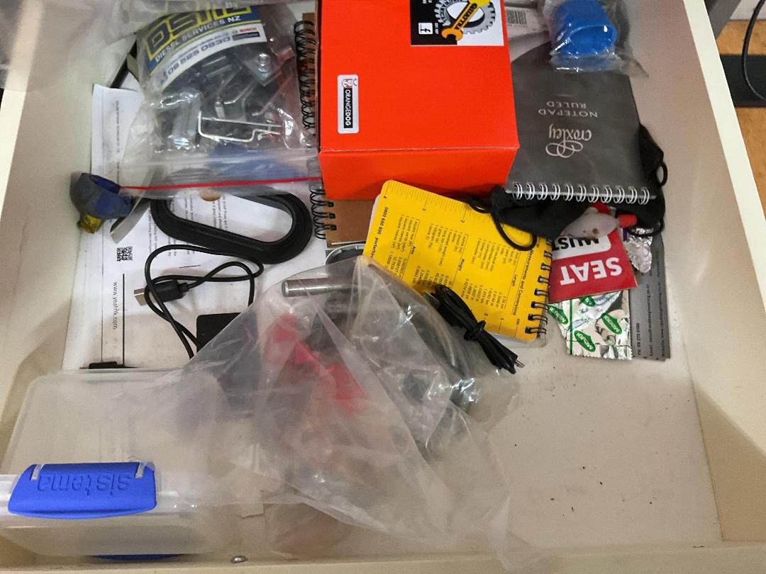 Photo '4' of 3 Drawer cabinet