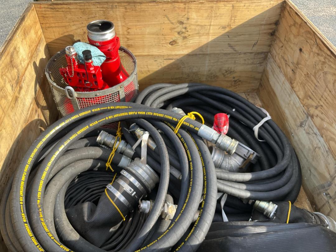 Photo '9' of Submersible Pump & Hoses
