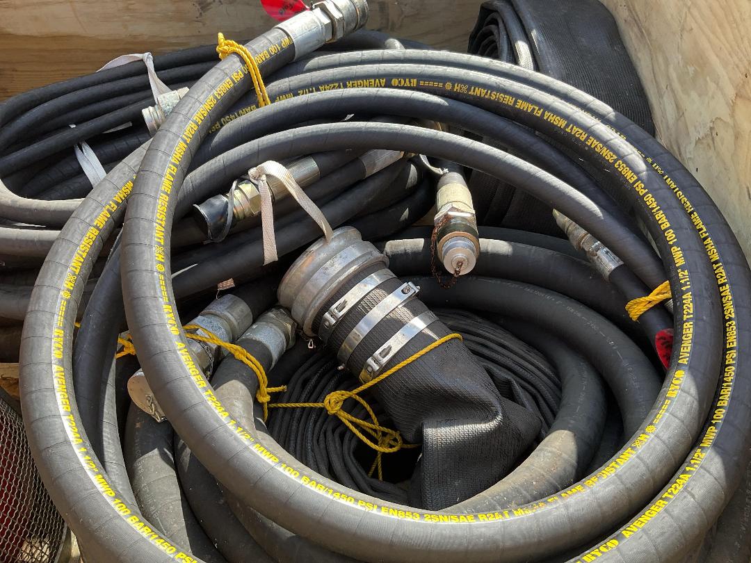 Photo '11' of Submersible Pump & Hoses