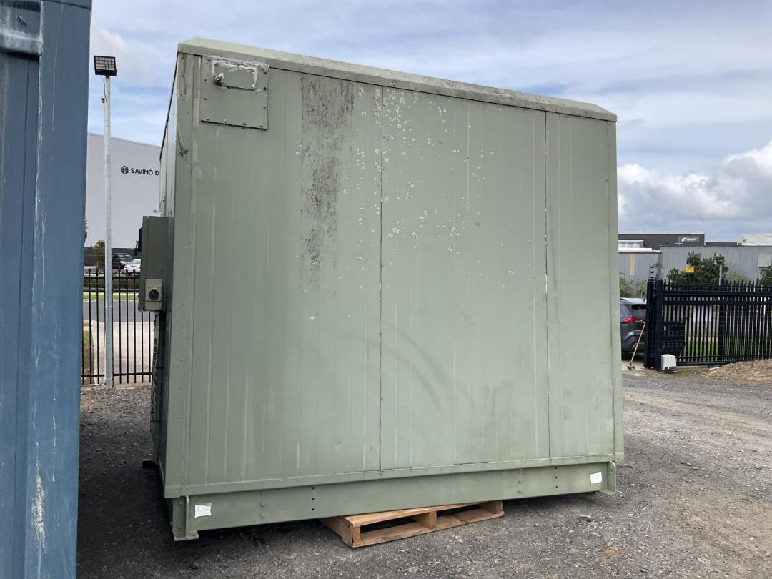 Photo '3' of Some kinda portacom Photo '3' of Some kinda portacom