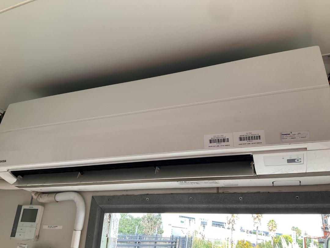 Photo '12' of Some kinda portacom Photo '12' of Some kinda portacom