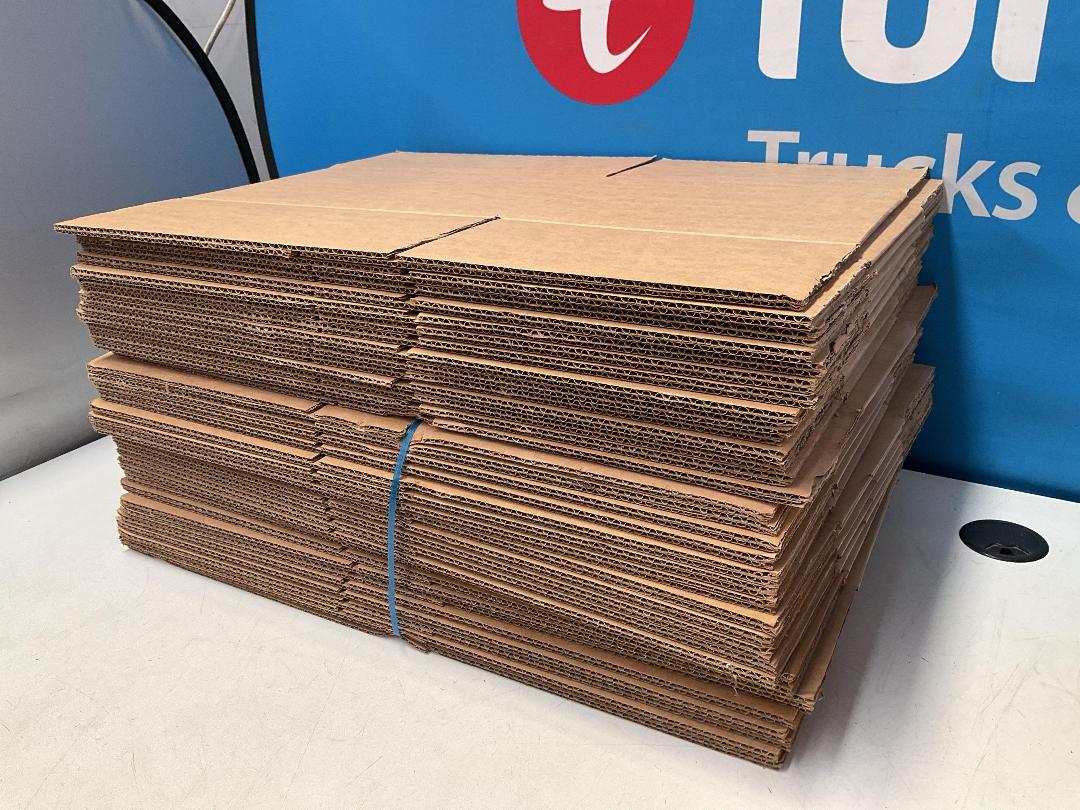 Photo '4' of 35x Approx Brown Coloured Boxes and a Basket *NEW*