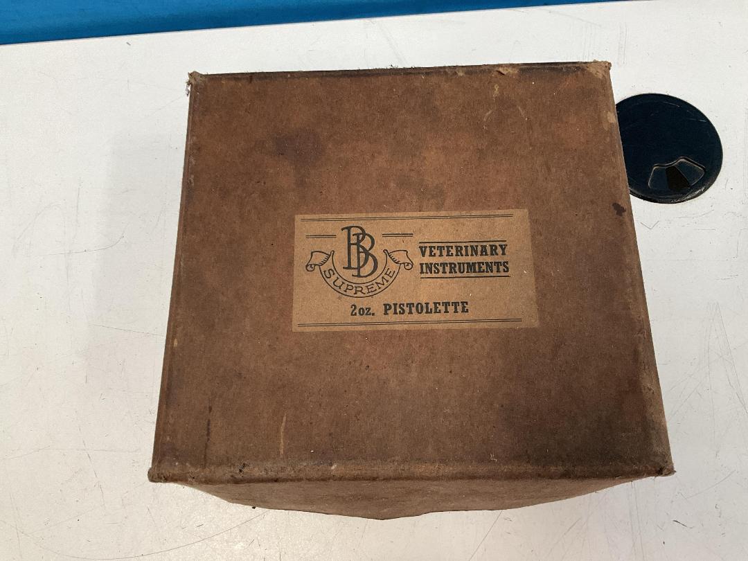 Photo '3' of BB Supreme Antique-Like Veterinary Pisolette Photo '3' of BB Supreme Antique-Like Veterinary Pisolette