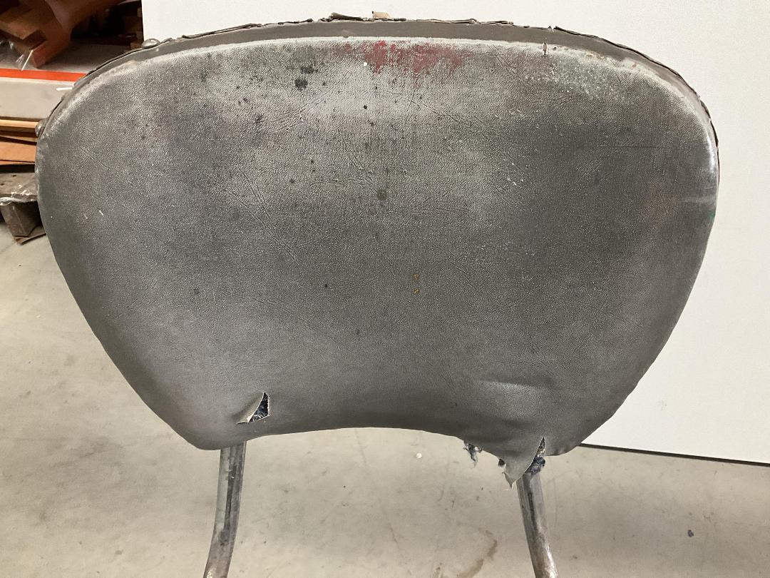 Photo '3' of 4x Grey Coloured Workshop Waiting Room Chairs or Similar Photo '3' of 4x Grey Coloured Workshop Waiting Room Chairs or Similar