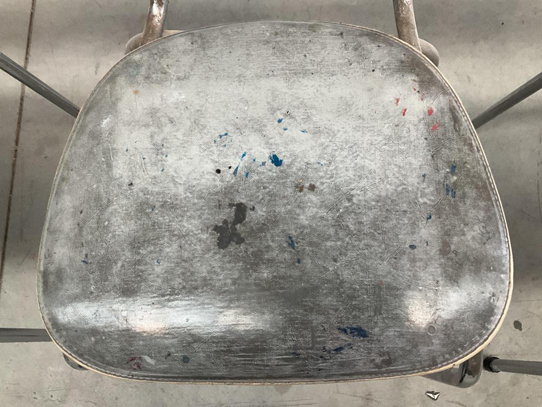 Photo '11' of 4x Grey Coloured Workshop Waiting Room Chairs or Similar Photo '11' of 4x Grey Coloured Workshop Waiting Room Chairs or Similar