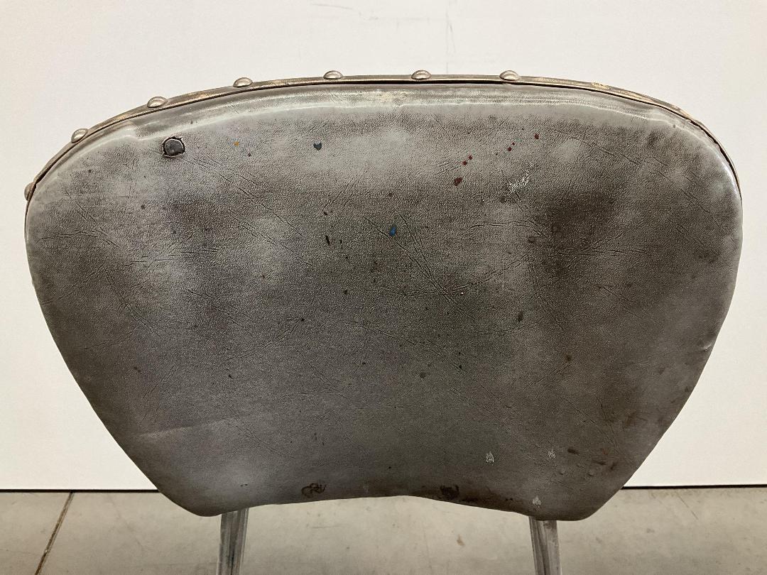 Photo '12' of 4x Grey Coloured Workshop Waiting Room Chairs or Similar Photo '12' of 4x Grey Coloured Workshop Waiting Room Chairs or Similar