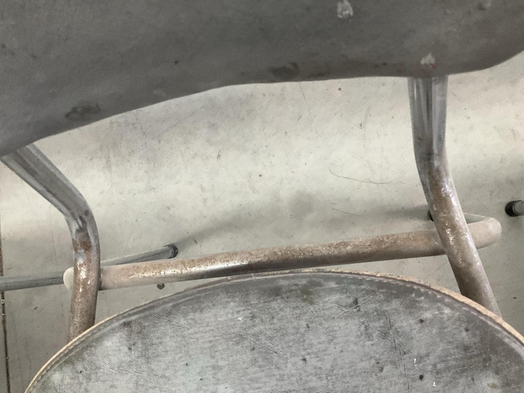 Photo '15' of 4x Grey Coloured Workshop Waiting Room Chairs or Similar Photo '15' of 4x Grey Coloured Workshop Waiting Room Chairs or Similar