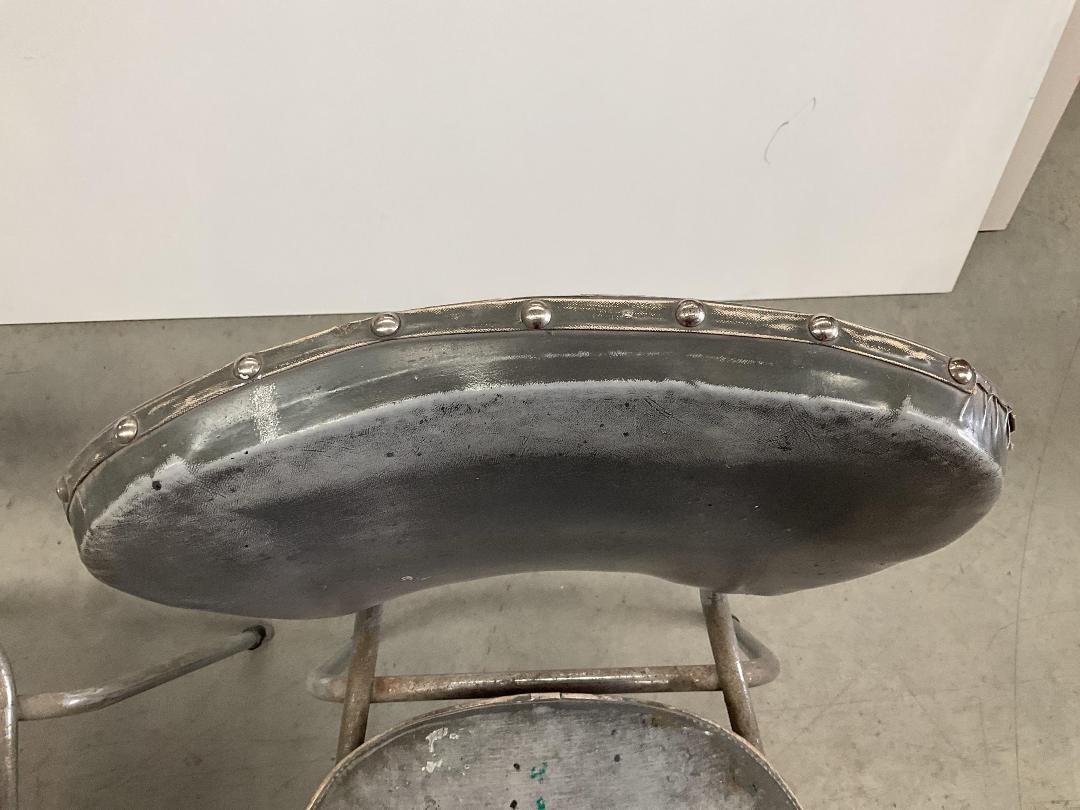 Photo '18' of 4x Grey Coloured Workshop Waiting Room Chairs or Similar Photo '18' of 4x Grey Coloured Workshop Waiting Room Chairs or Similar