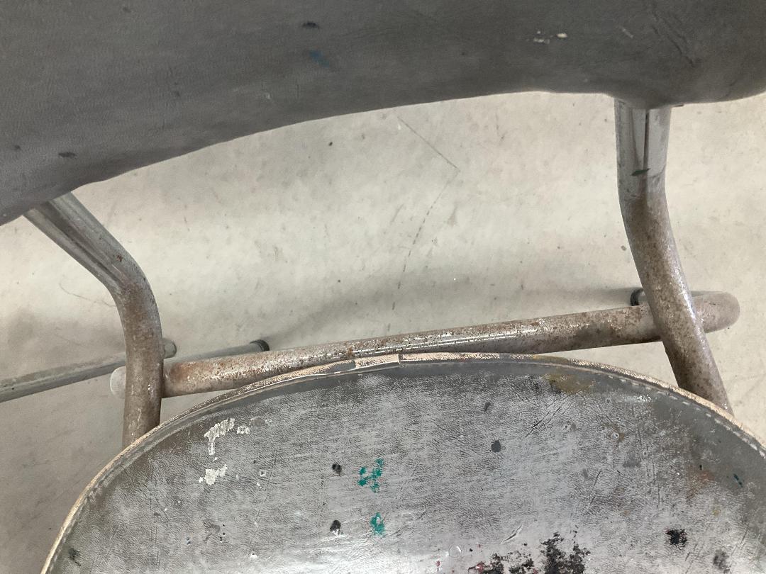 Photo '19' of 4x Grey Coloured Workshop Waiting Room Chairs or Similar Photo '19' of 4x Grey Coloured Workshop Waiting Room Chairs or Similar