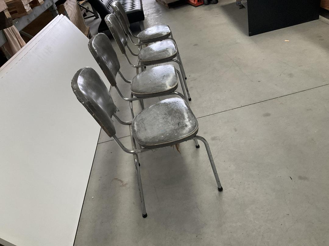 Photo '21' of 4x Grey Coloured Workshop Waiting Room Chairs or Similar Photo '21' of 4x Grey Coloured Workshop Waiting Room Chairs or Similar