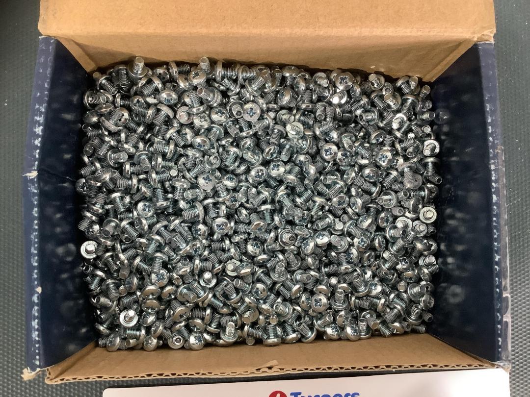 Photo '3' of Fasteners