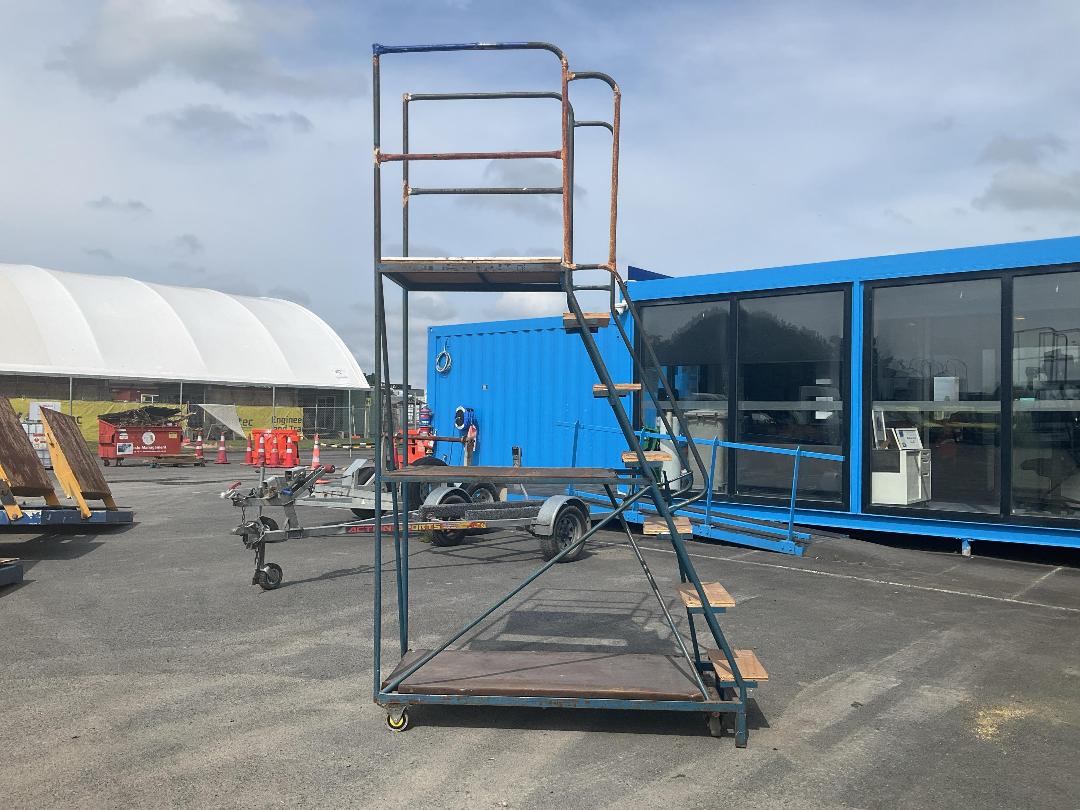 Photo '2' of Custom Mobile Platform Ladder Photo '2' of Custom Mobile Platform Ladder