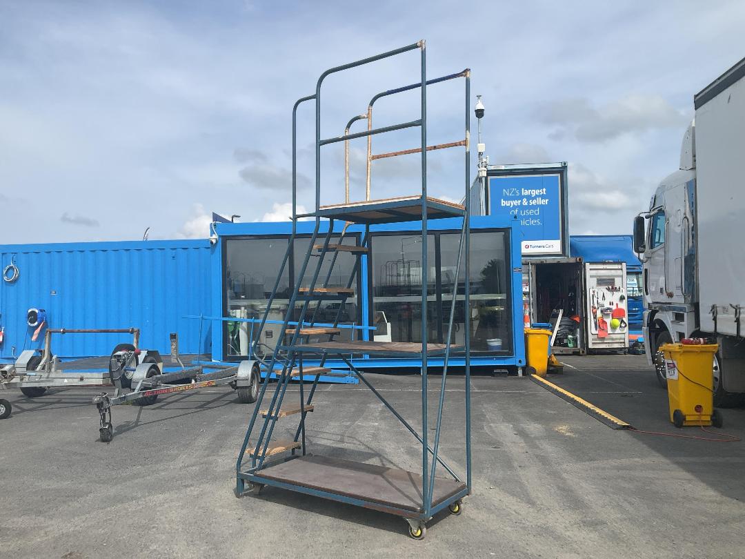 Photo '3' of Custom Mobile Platform Ladder Photo '3' of Custom Mobile Platform Ladder