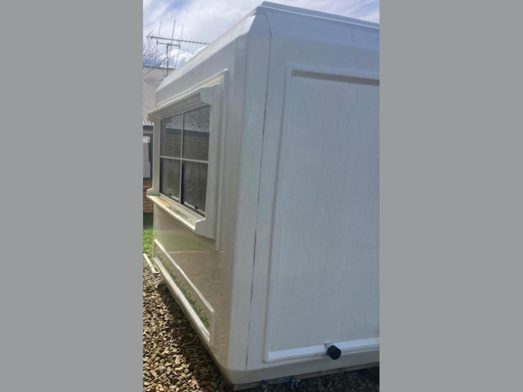 Photo '4' of EuroCabin Self Contained Unused