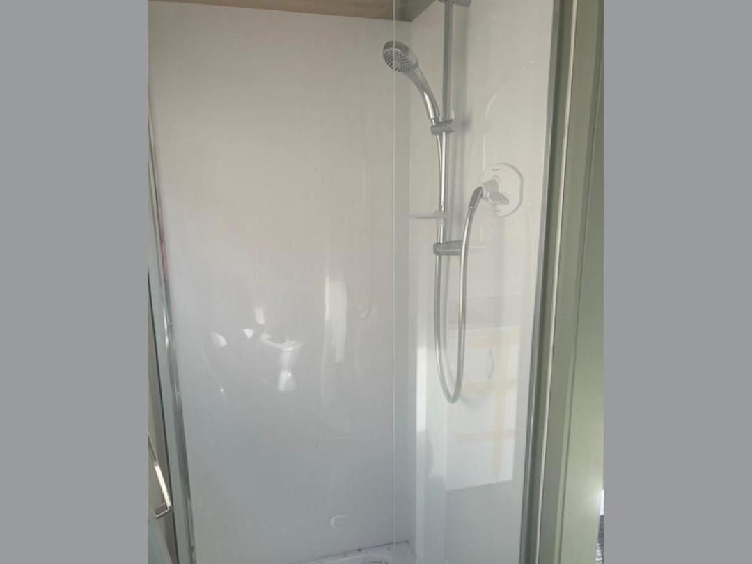 Photo '9' of EuroCabin Self Contained Unused