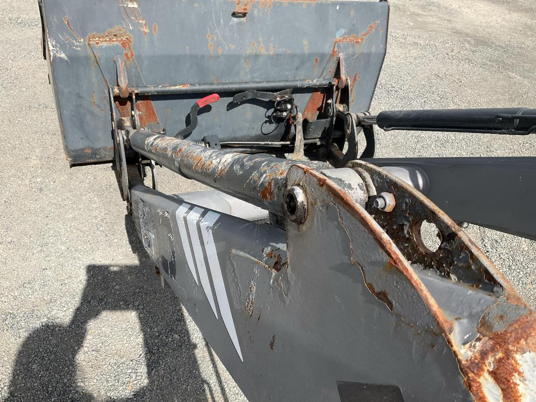 Photo '12' of FEL and bucket