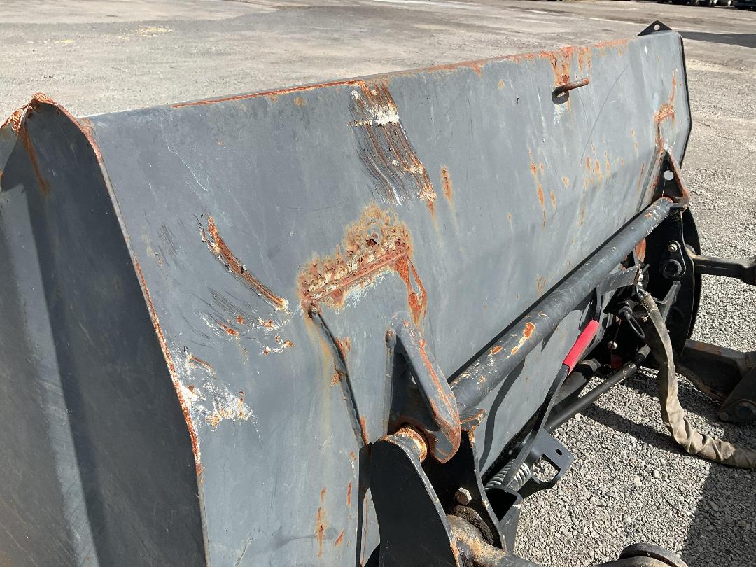 Photo '14' of FEL and bucket