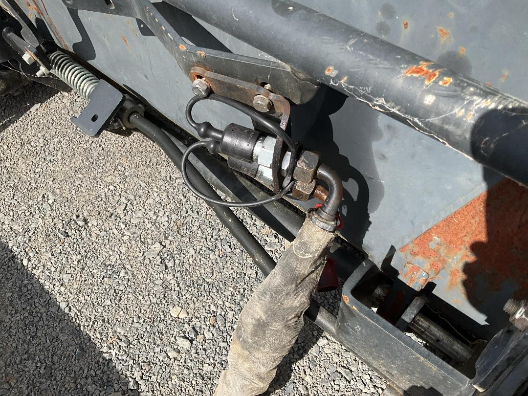 Photo '16' of FEL and bucket