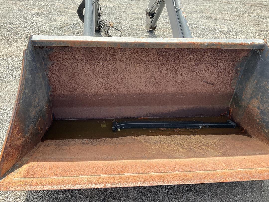 Photo '19' of FEL and bucket