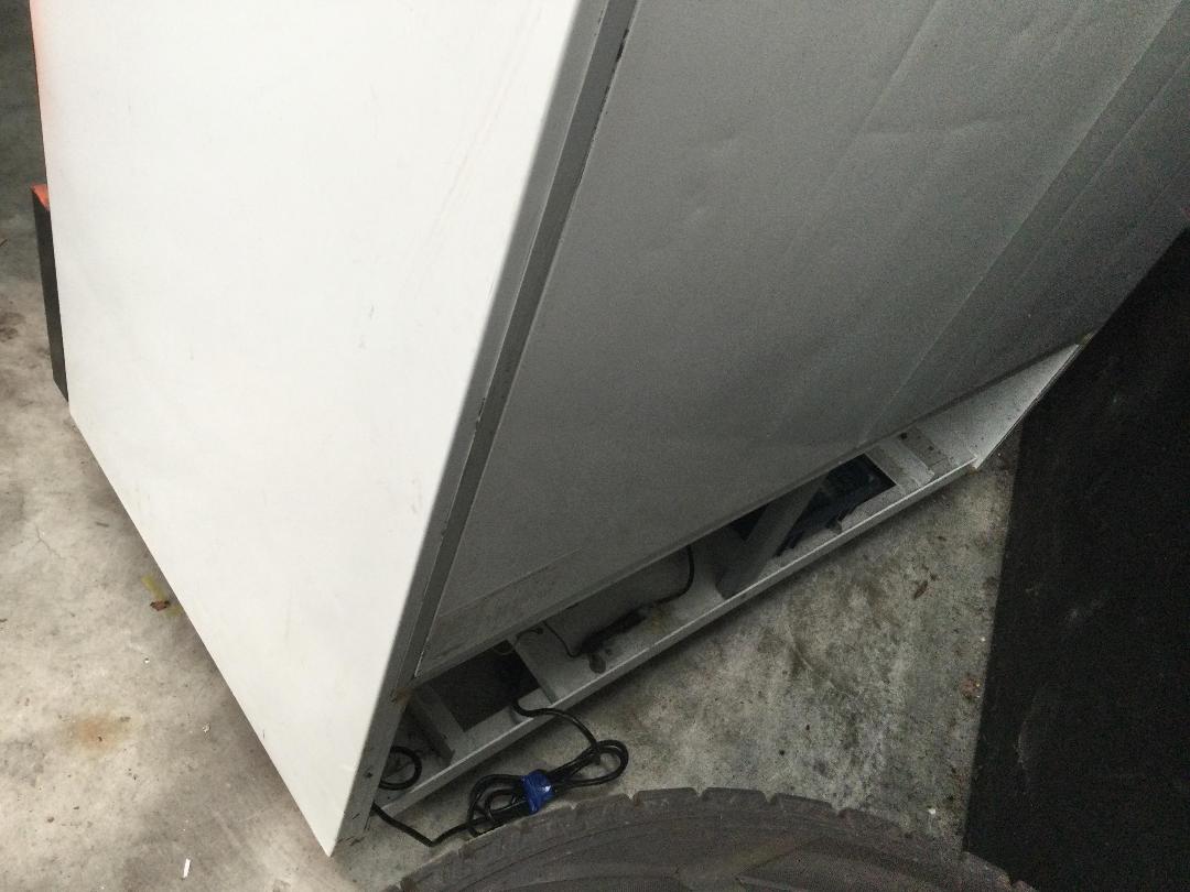 Photo '7' of Upright Beverage Fridge