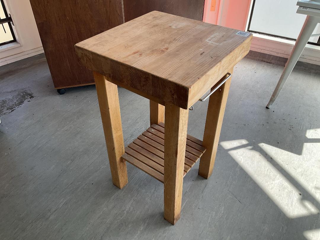 Photo '2' of Wooden stand Photo '2' of Wooden stand