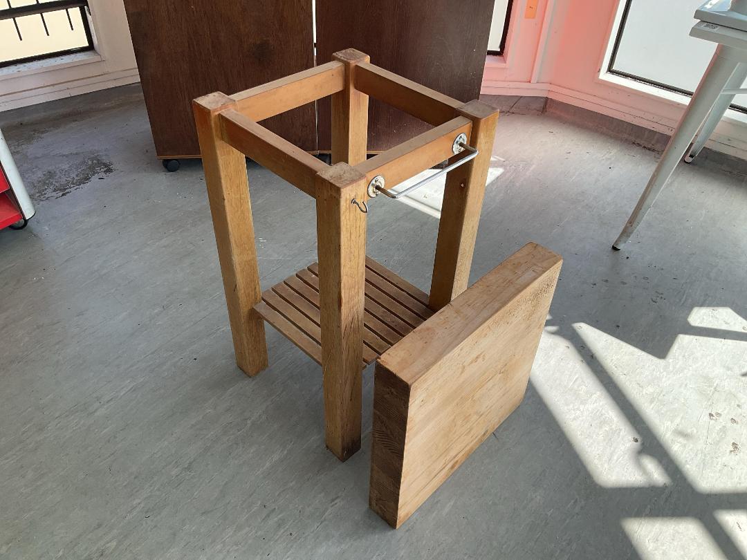 Photo '5' of Wooden stand Photo '5' of Wooden stand