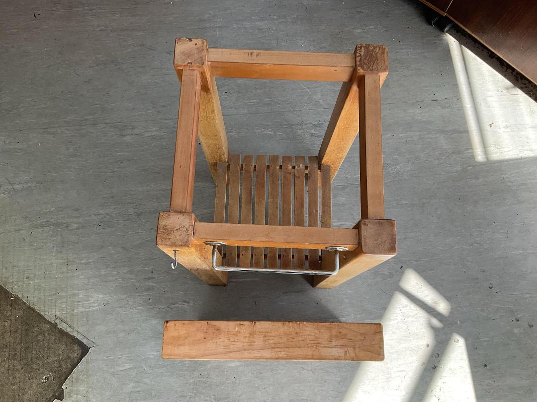 Photo '4' of Wooden stand Photo '4' of Wooden stand