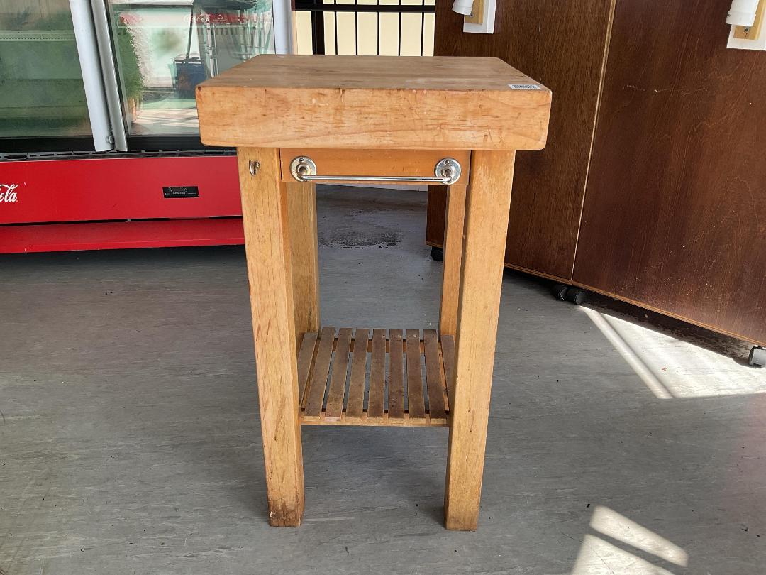 Photo '3' of Wooden stand Photo '3' of Wooden stand