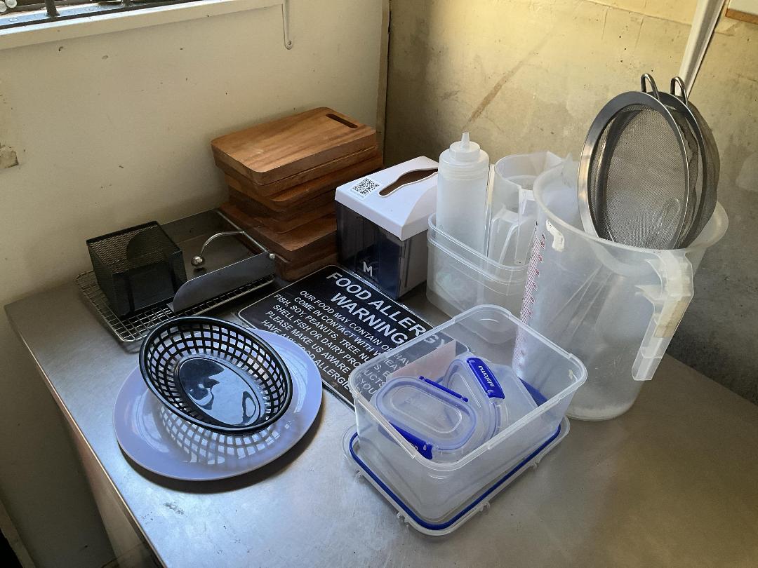 Photo '2' of Miscellaneous commercial kitchen items