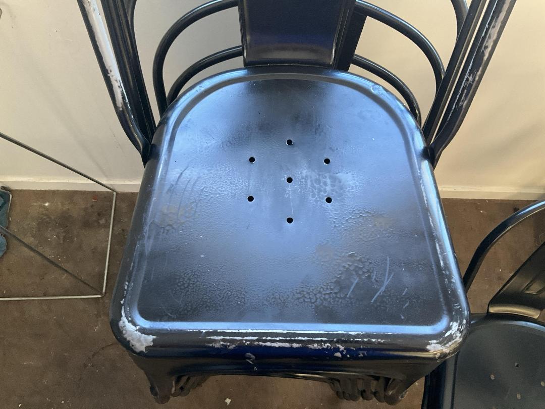 Photo '4' of 7 x black steel chairs