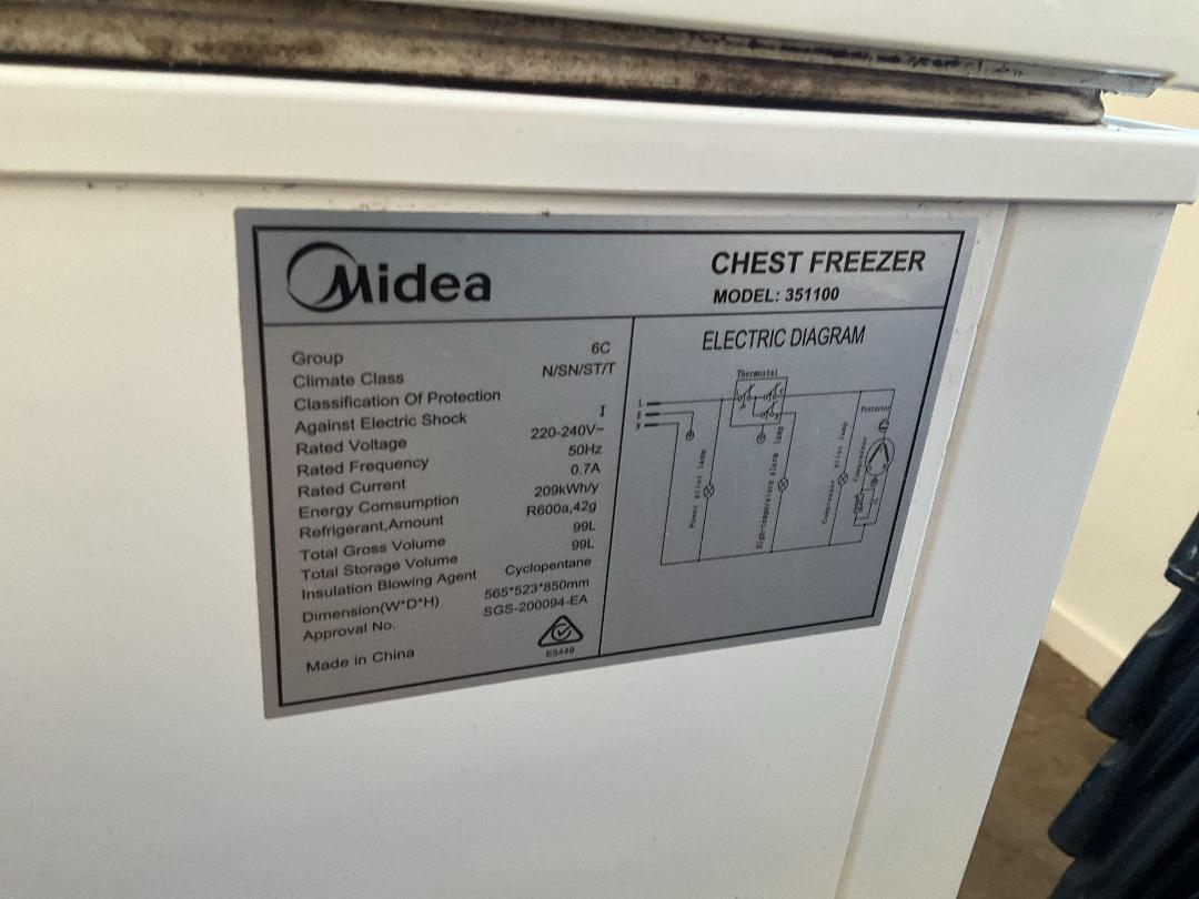 Photo '3' of Midea 99L Chest Freezer Photo '3' of Midea 99L Chest Freezer
