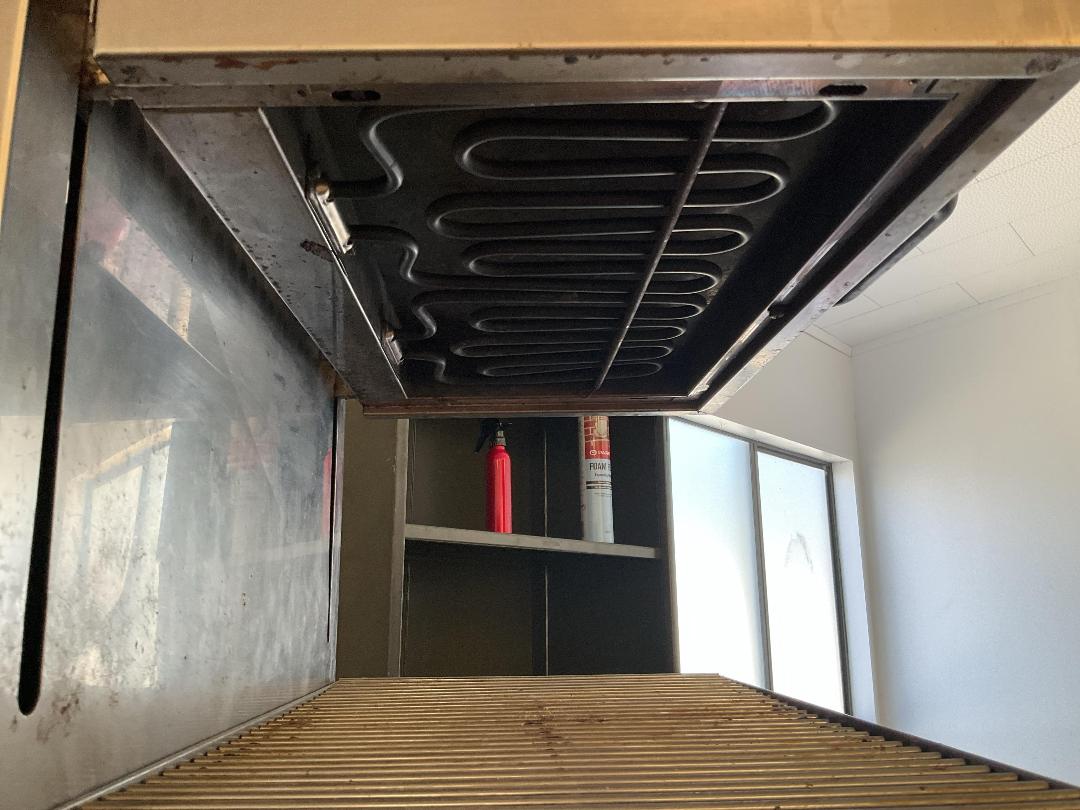 Photo '5' of Waldorf Electric grill on tall cabinet