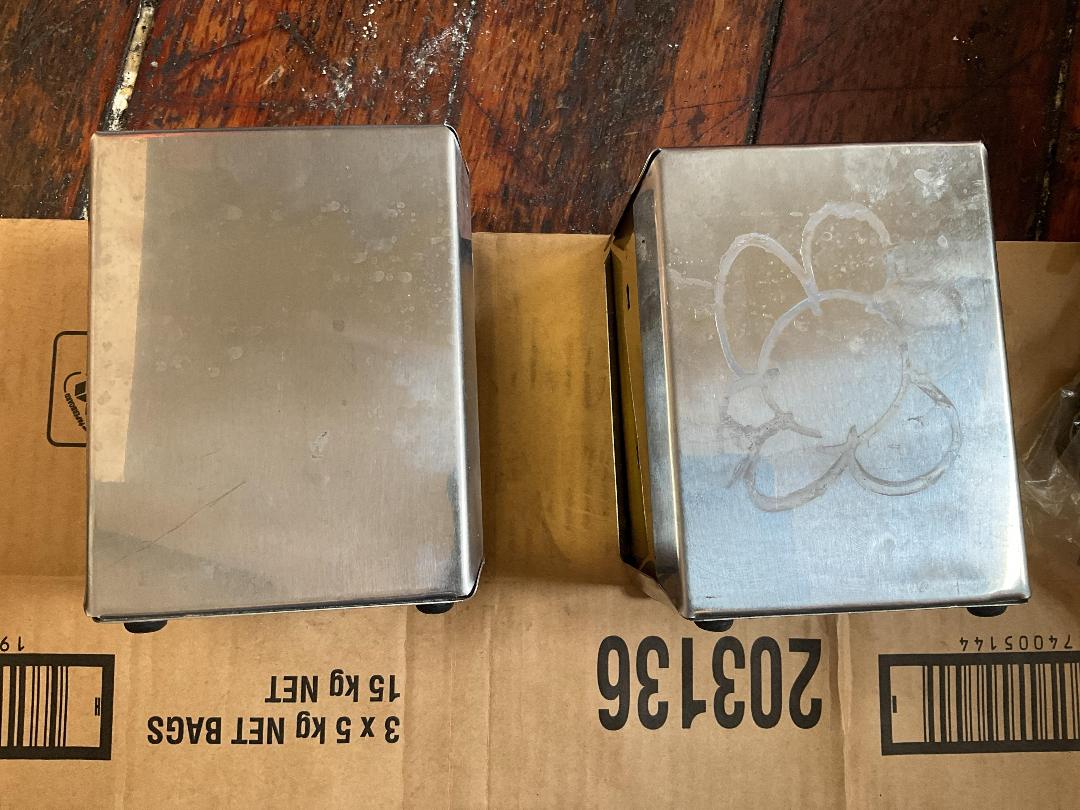 Photo '3' of Box of miscellaneous display and serving items