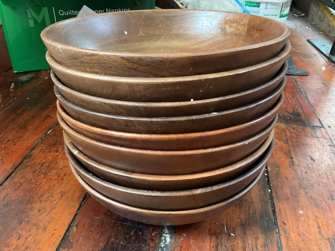 Photo '4' of Container of various plates and bowls