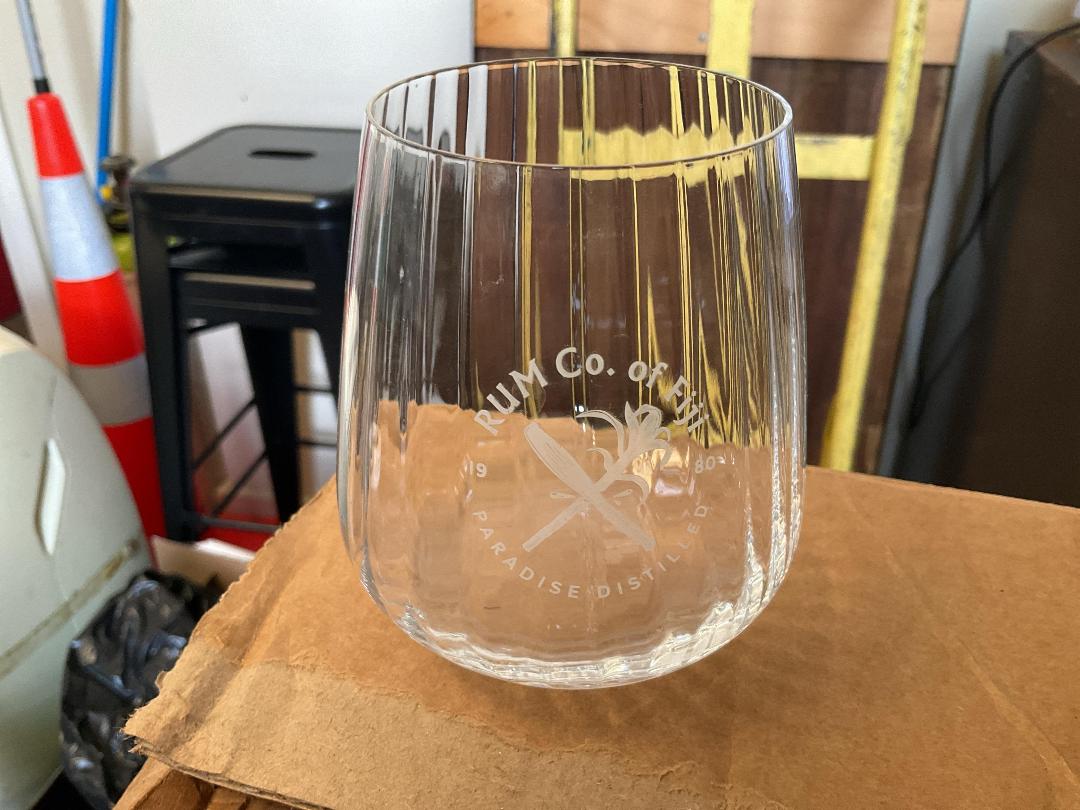 Photo '3' of Box of Rum of Fiji glasses