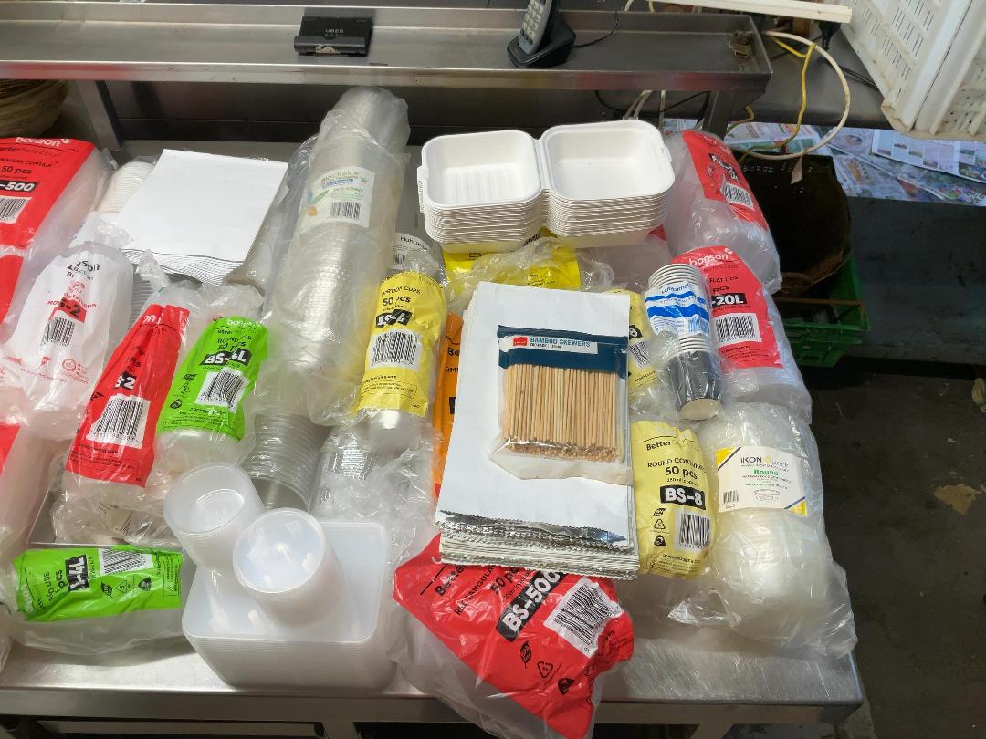 Photo '3' of Misc Plastic Containers/cups Photo '3' of Misc Plastic Containers/cups