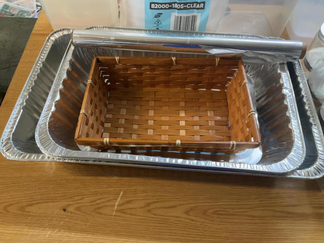 Photo '4' of Miscellanous containers and trays