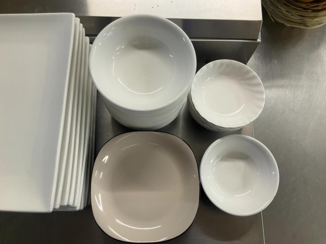 Photo '5' of Bulk lot of Plates and Bowls Photo '5' of Bulk lot of Plates and Bowls