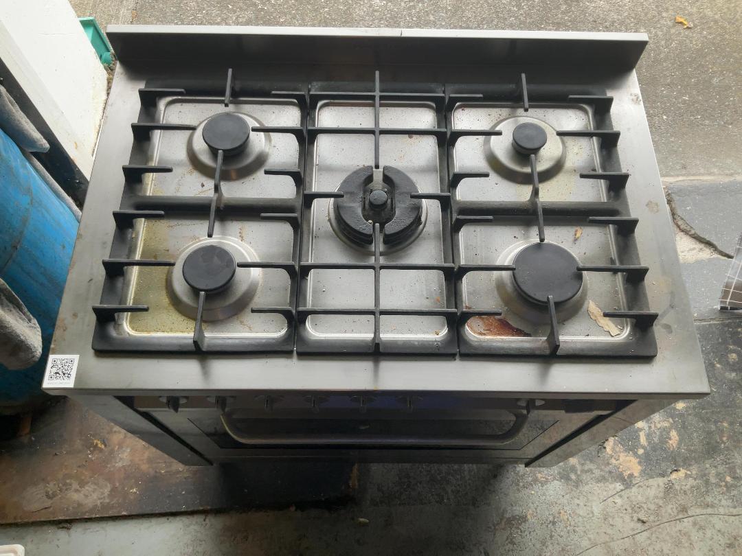 Photo '3' of Ariston Electric Oven/Gas Hob