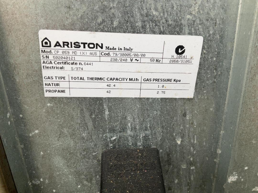 Photo '5' of Ariston Electric Oven/Gas Hob