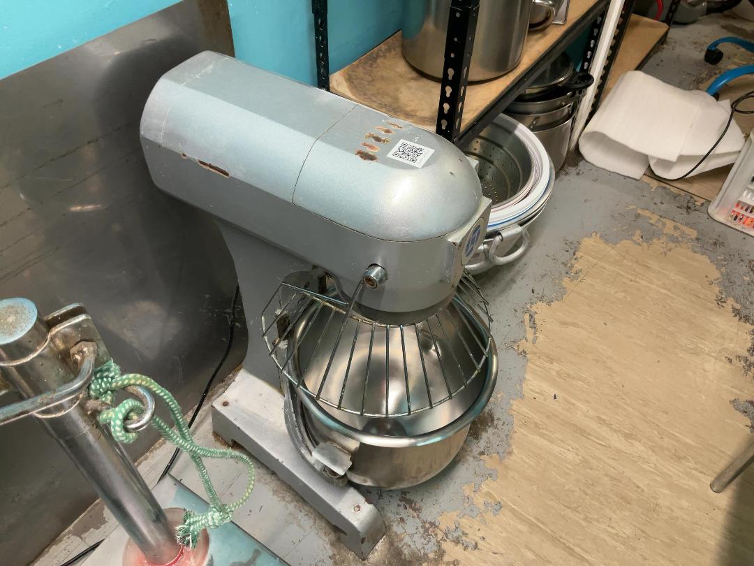 Photo '4' of Commercial B20 Mixer