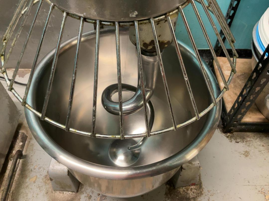 Photo '5' of Commercial B20 Mixer