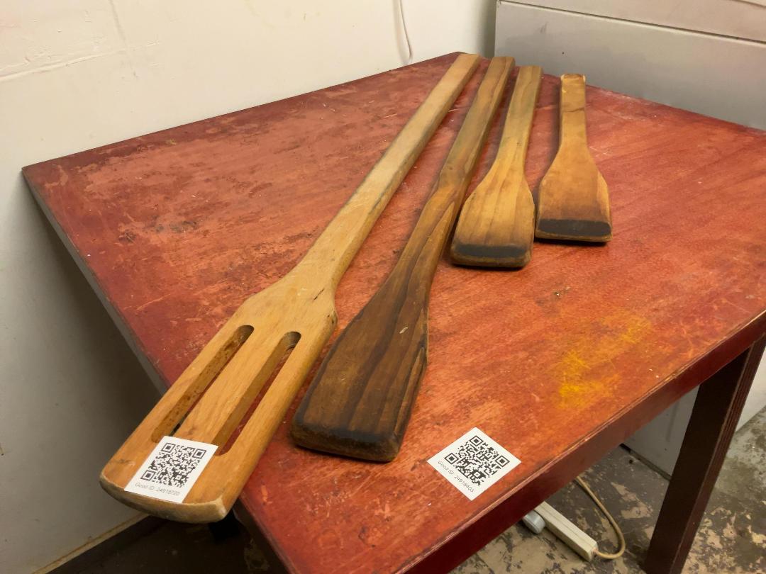 Photo '3' of 4 Large Wooden Paddles Photo '3' of 4 Large Wooden Paddles