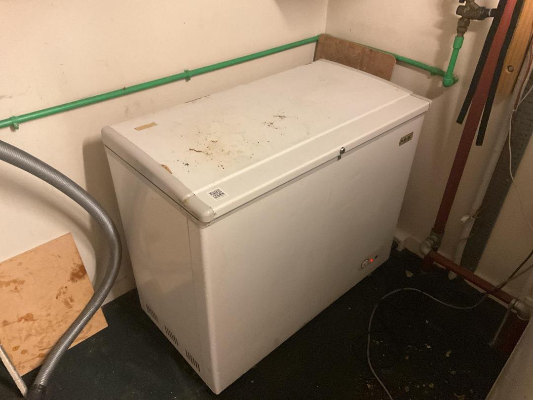 Photo '2' of F.E.D Chest Freezer